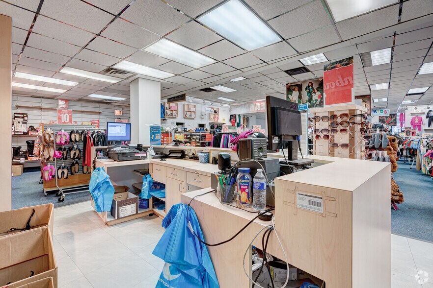 More Photos Of 6312 S Halsted St, Chicago Freestanding For Sale