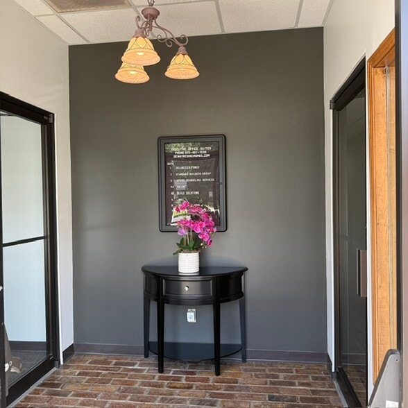 More Photos Of 1404 E Broadway, Gallatin Office For Lease