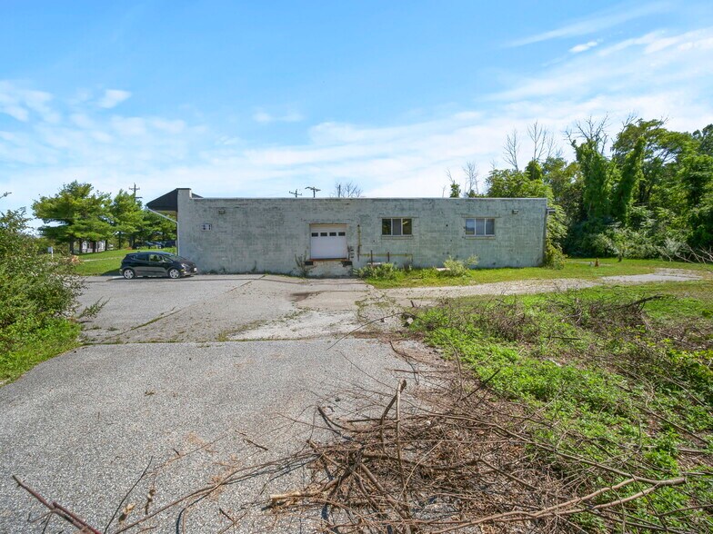 More Photos Of 1434-1440 County Rd 565, Sussex Manufacturing For Sale