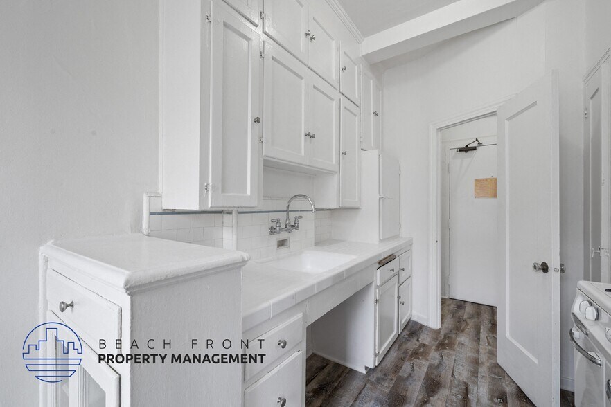 More Photos Of 512 S Hobart Blvd, Los Angeles Apartments For Sale
