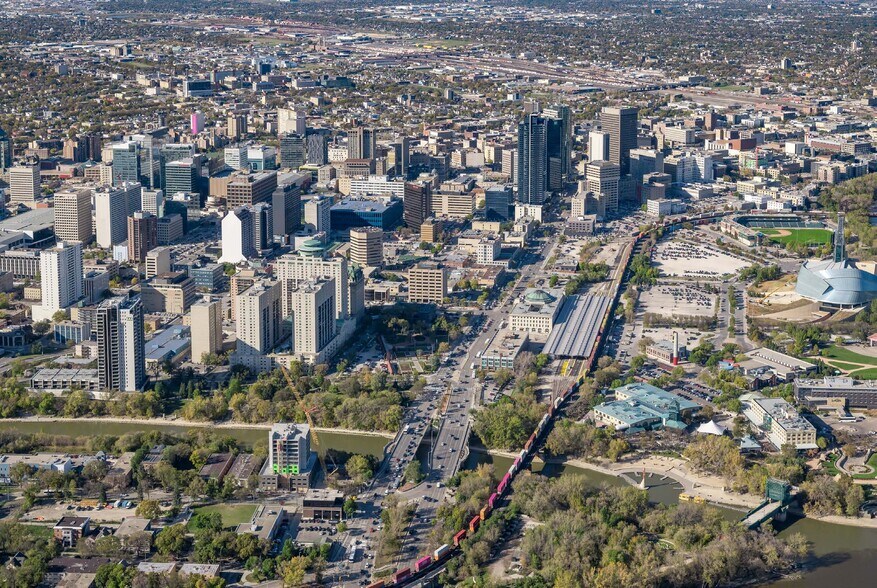 More Photos Of 314 Donald St, Winnipeg Office For Lease