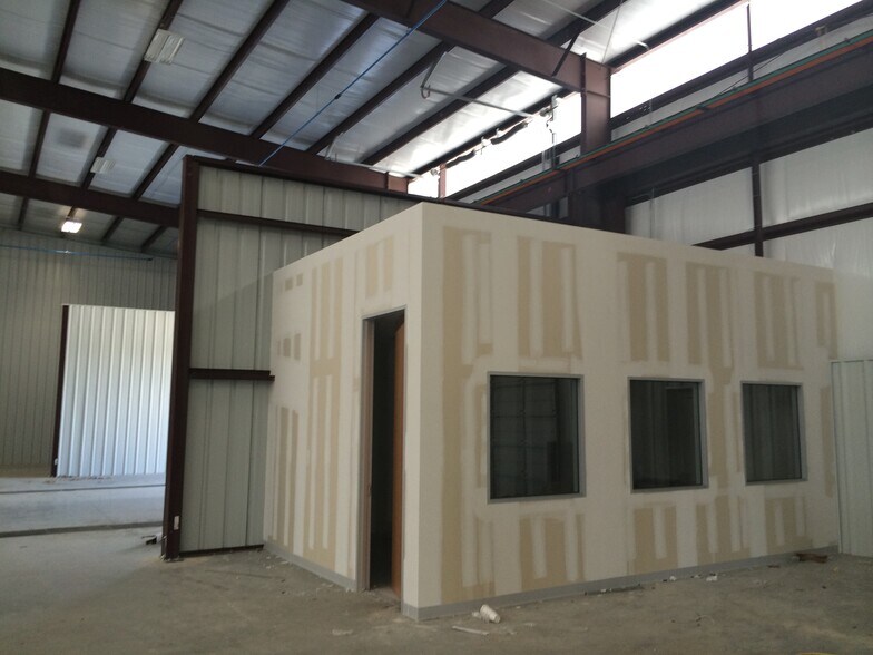 More Photos Of 3706 Endeavor Loop, Bryan Warehouse For Lease