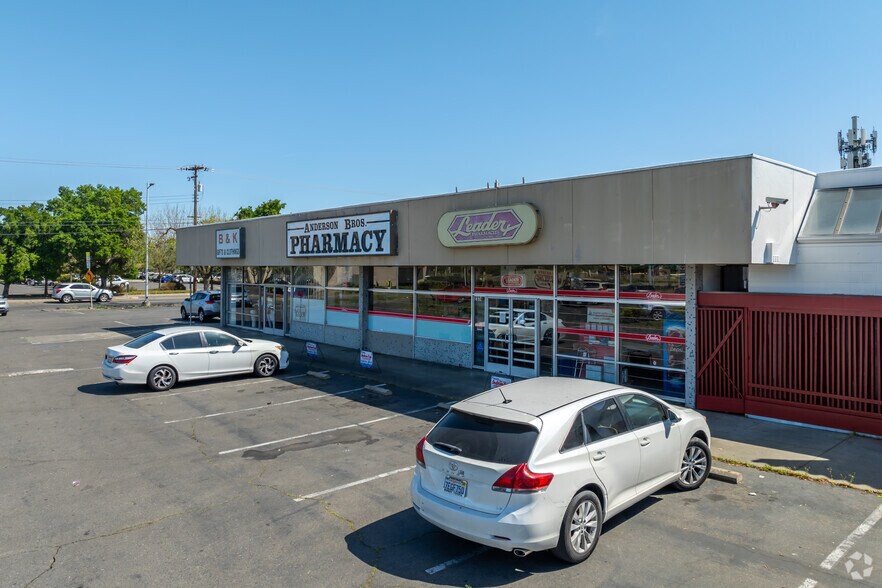 More Photos Of 2374-2378 Florin Rd, Sacramento Restaurant For Sale