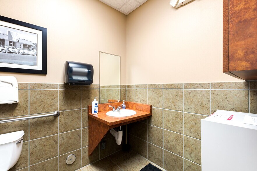 More Photos Of 2880 S Jones Blvd, Las Vegas Office Residential For Sale