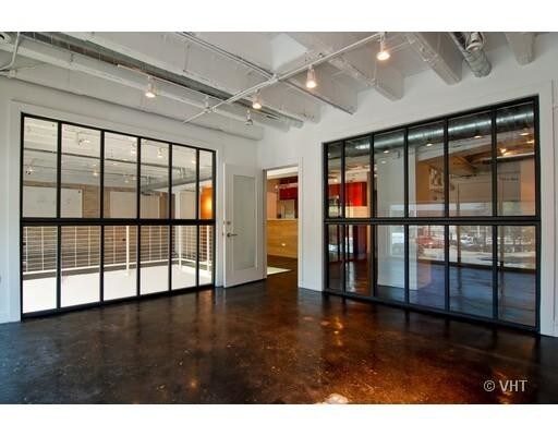 More Photos Of 1927 N Milwaukee Ave, Chicago Office For Lease