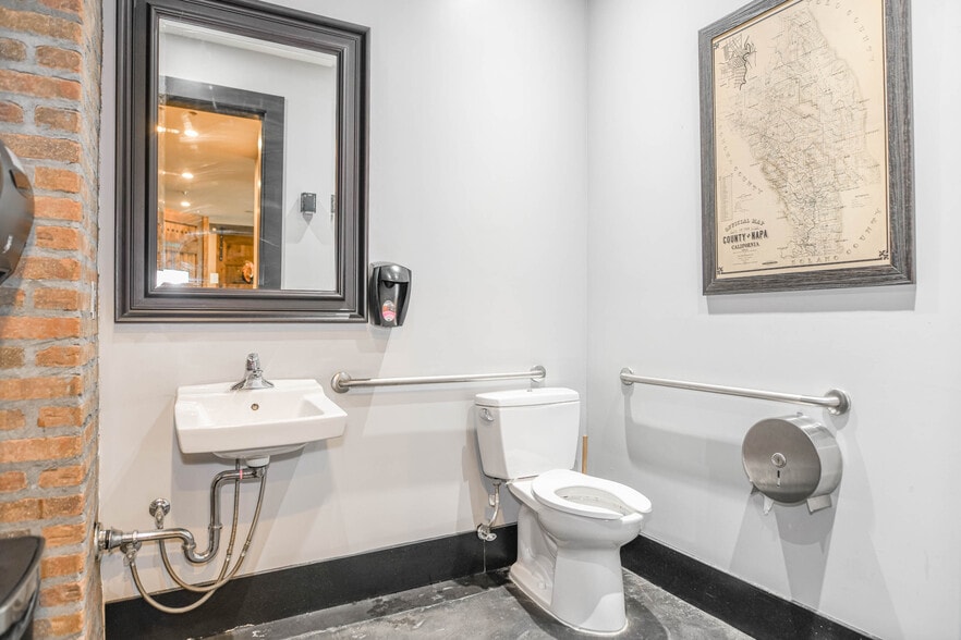 More Photos Of 19288 22nd Ave, Surrey Warehouse For Lease