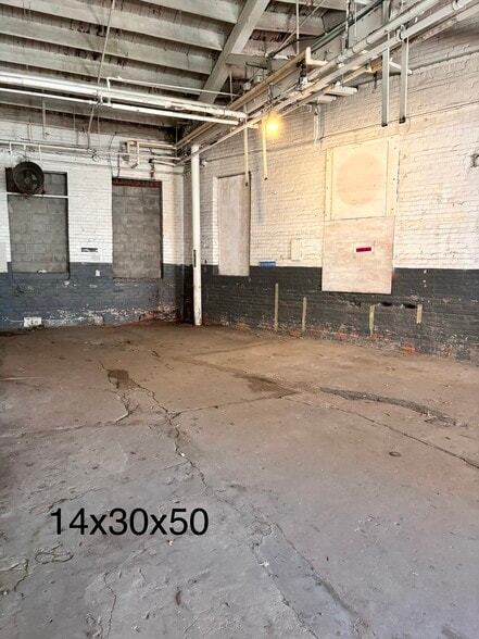 More Photos Of 30 Lenox St, New Haven Warehouse For Lease