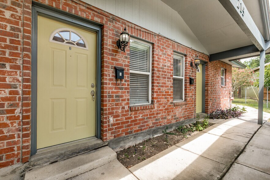More Photos Of 215 Eleanor Ave, San Antonio Multifamily For Sale