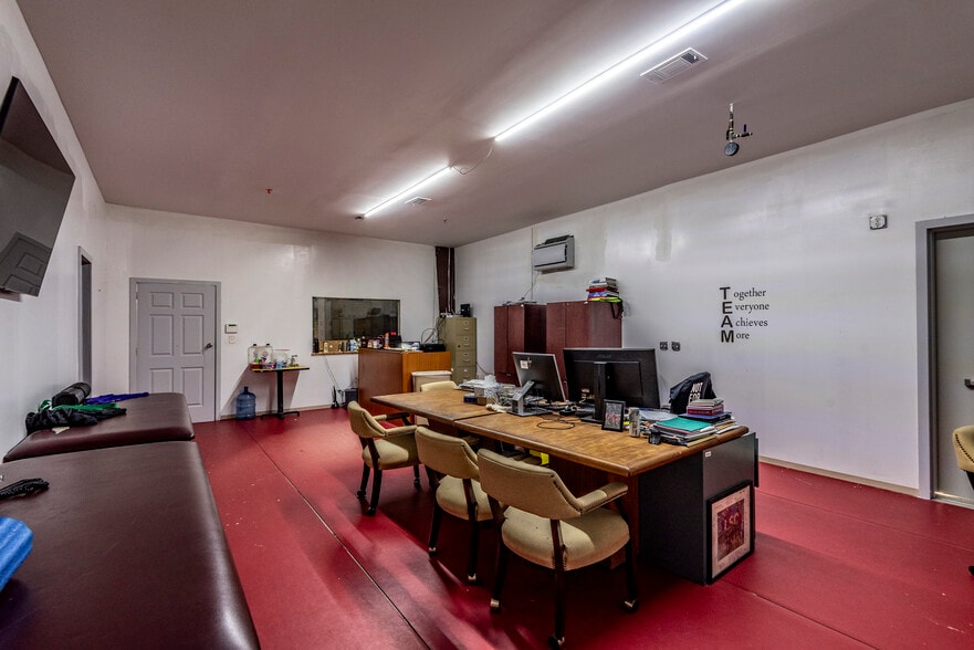 More Photos Of 15250 Hillcroft Ave, Missouri City Warehouse For Sale