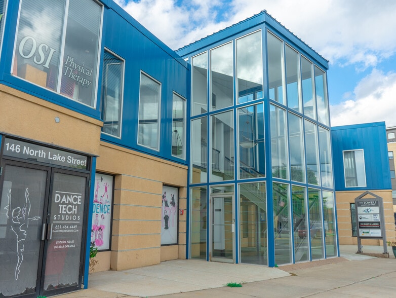 Primary Photo Of 146 N Lake St, Forest Lake Medical For Lease