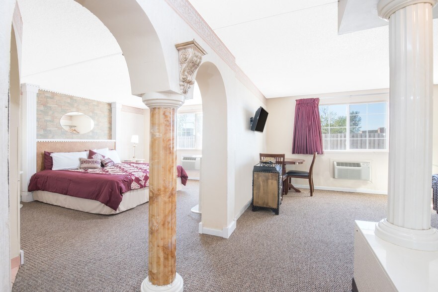 More Photos Of 1211 N 47th St, Grand Forks Hotel For Sale