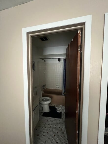 More Photos Of 18401 Joy Rd, Detroit Apartments For Sale
