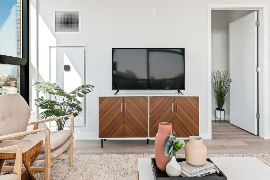 More Photos Of 730 N Milwaukee Ave, Chicago Apartments For Lease