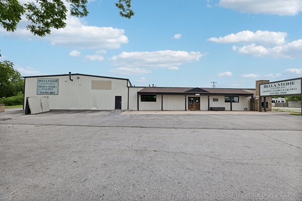 More Photos Of 13802 S Union Pl, Glenpool Freestanding For Sale