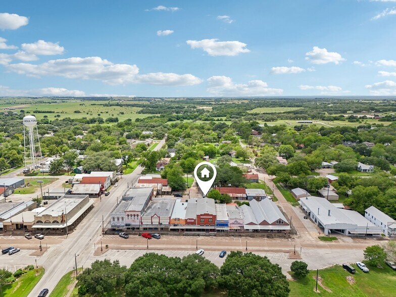 More Photos Of 113 N Main St, Moulton Bar For Sale