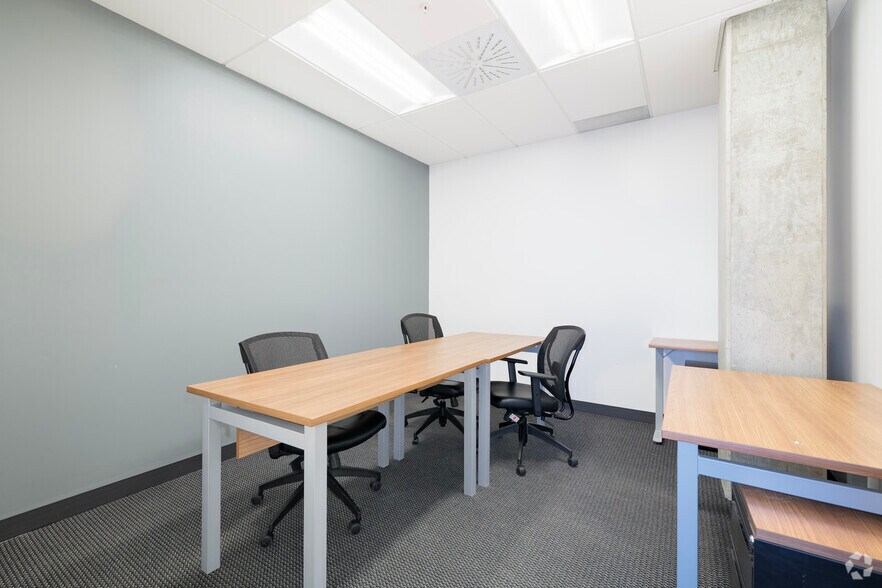 More Photos Of 1020 Rue Bouvier, Québec Coworking Space