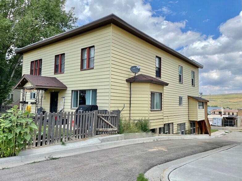 More Photos Of 710 Cedar Ave, Kemmerer Apartments For Sale