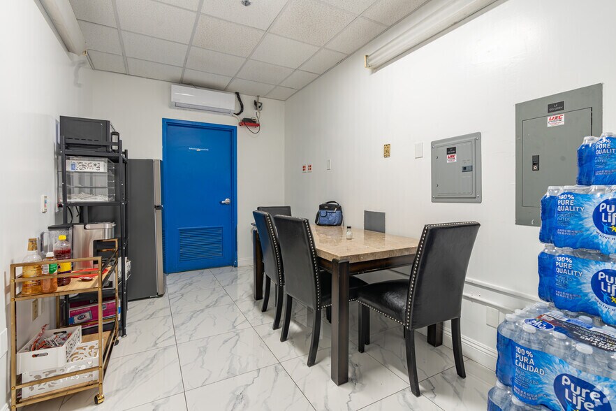 More Photos Of 3792 Ming Ave, Bakersfield Freestanding For Sale