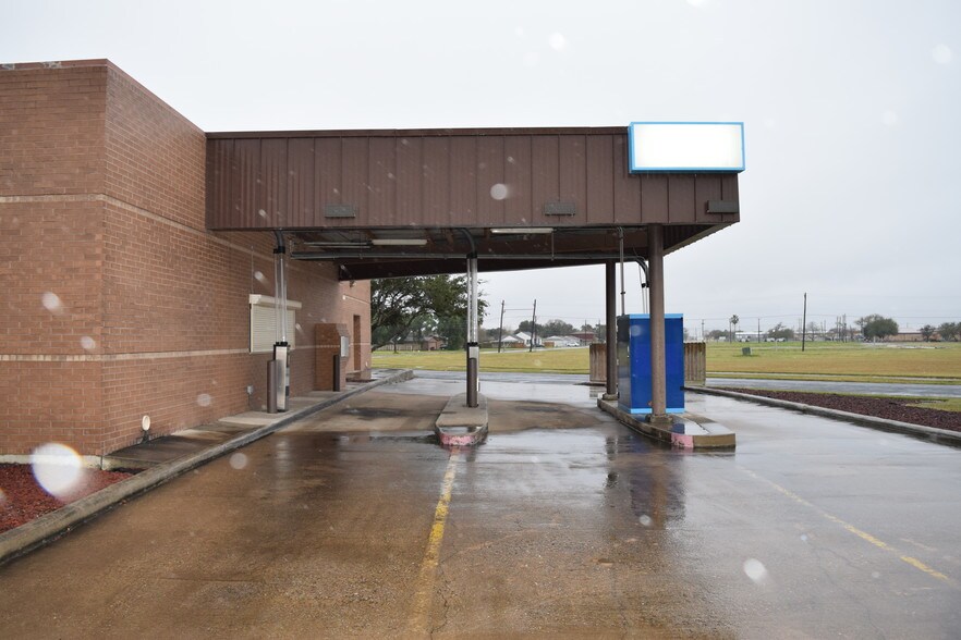 More Photos Of 2141 Tuloso Rd, Corpus Christi Bank For Sale