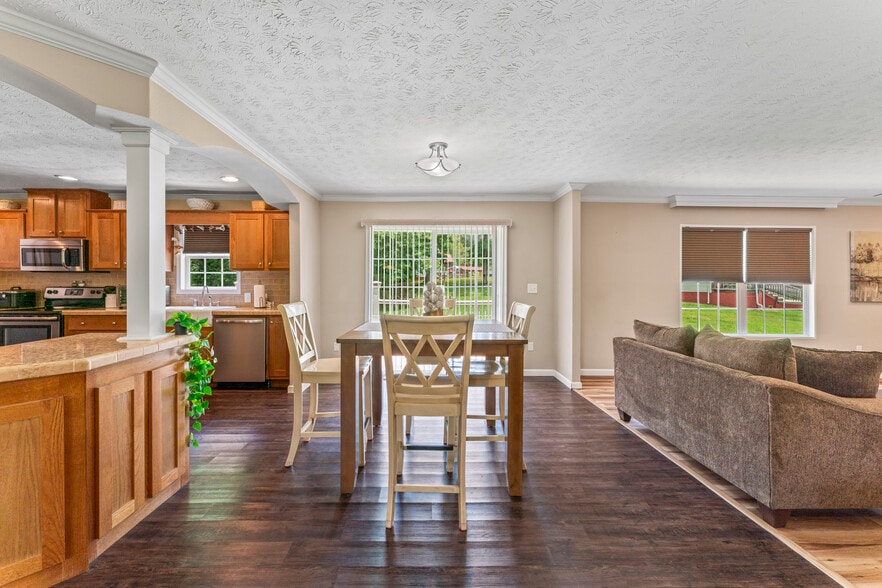 More Photos Of 104 Circle Rd, Newport Manufactured Housing Mobile Home Park For Sale