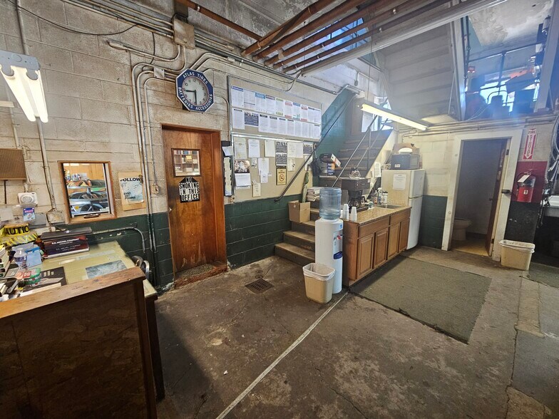 More Photos Of 173 Water St, Bridgeton Warehouse For Sale