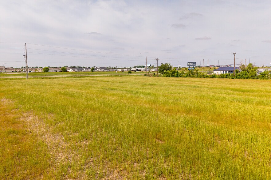 More Photos Of 12998 Kellogg St, Wichita Land For Sale