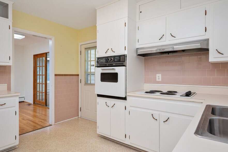 More Photos Of 2893 Jessup Rd, Jessup Office For Sale