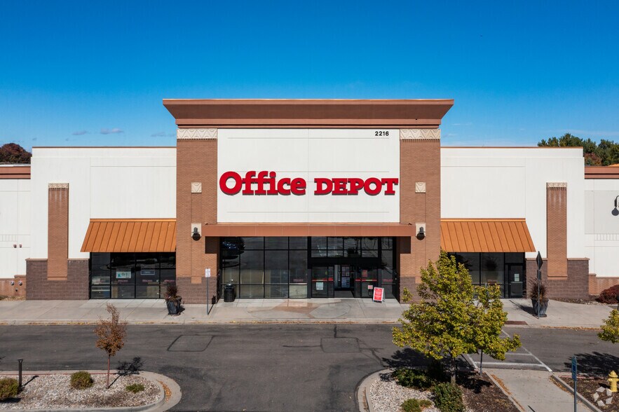 More Photos Of 2208-2236 E Harmony Rd, Fort Collins General Retail For Lease