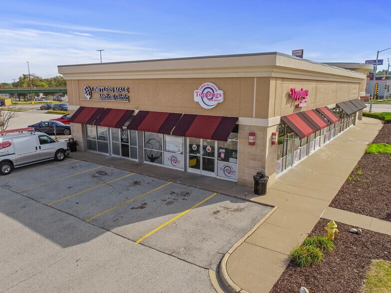 More Photos Of 858 Middle Rd, Bettendorf Unknown For Lease