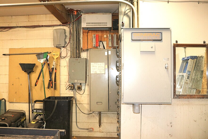 More Photos Of 202 W 3rd St, Hale Center Skilled Nursing Facility For Sale