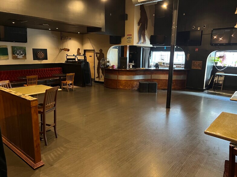 More Photos Of 77 Free St, Portland Restaurant For Lease