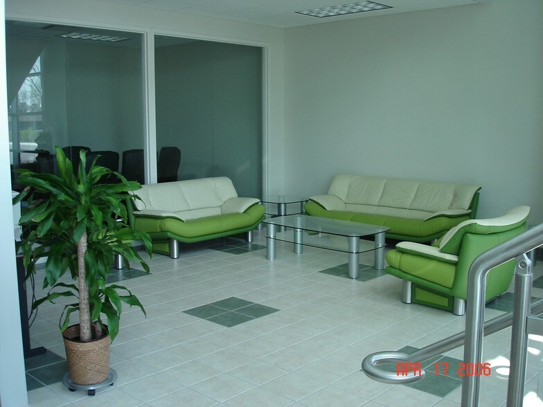 More Photos Of 9234 Belmont Ave, Franklin Park Manufacturing For Lease