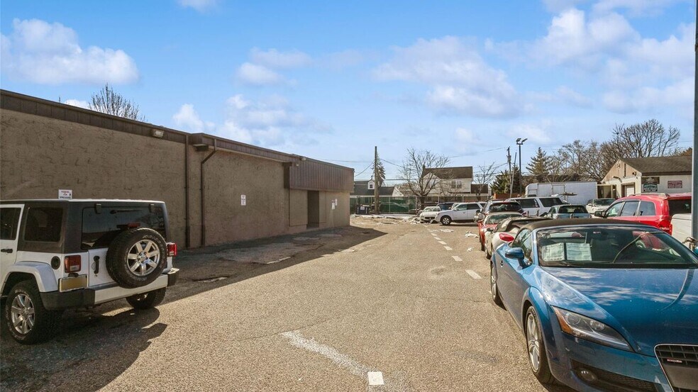 More Photos Of 146A Sunrise Hwy, Lindenhurst General Retail For Sale