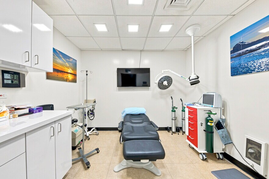 More Photos Of , New York Office For Sale