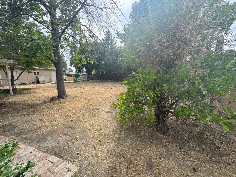 More Photos Of 10811 Amigo Ave, Porter Ranch Specialty For Sale