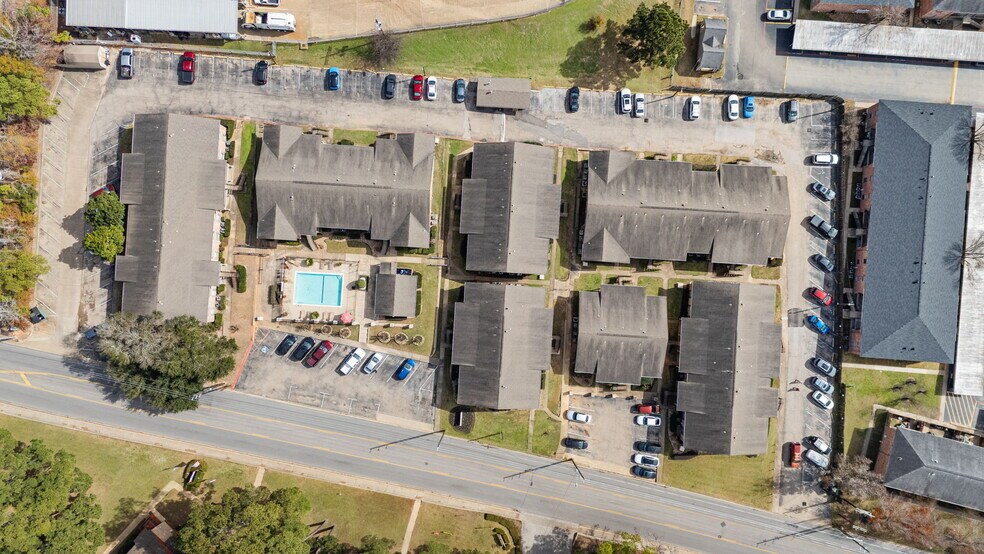 More Photos Of 2451 Lake Rd, Huntsville Apartments For Sale