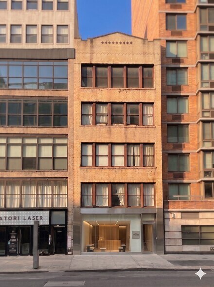 More Photos Of 131 W 14th St, New York Apartments For Lease