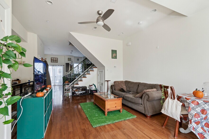 More Photos Of 1860 Frankford Ave, Philadelphia Storefront Retail Residential For Sale