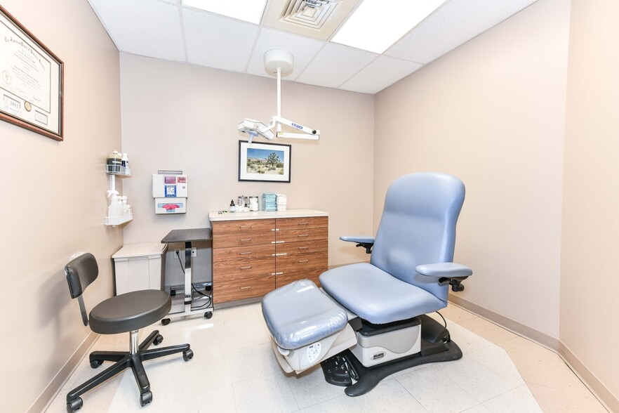 More Photos Of 1860 Town Center Dr, Reston Medical For Sale