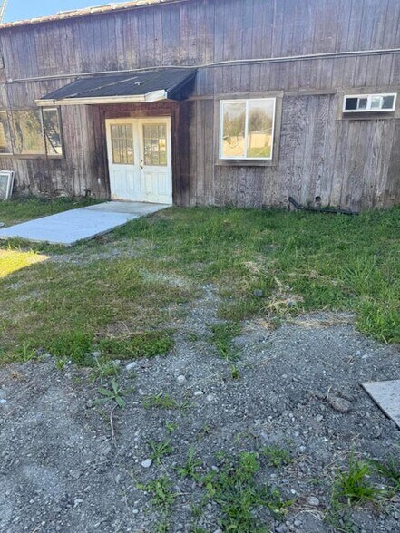 Primary Photo Of 1397 Eeloa Ave, Rio Dell Manufacturing For Sale