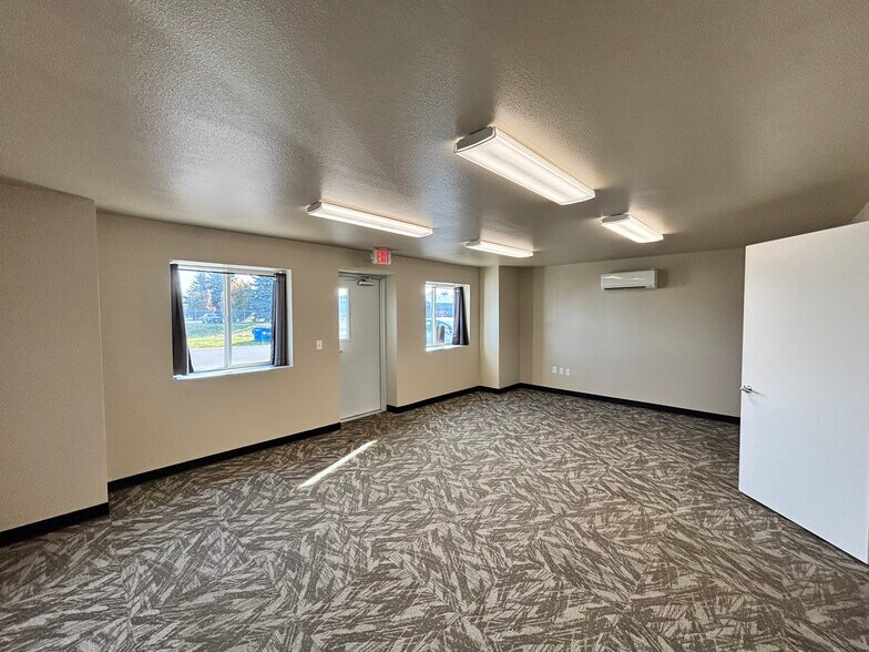 More Photos Of 1937 Pacific Ct SE, Stayton Industrial For Lease