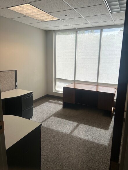 More Photos Of 935 Jefferson Blvd, Warwick Office For Sale