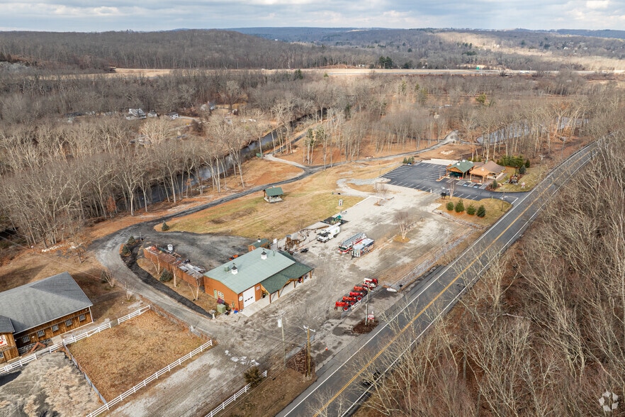 More Photos Of 96 Willimantic Rd, Columbia Flex For Sale