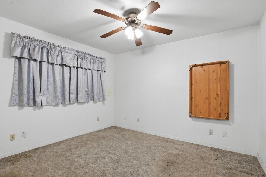 More Photos Of 9978 Broadway, Live Oak Warehouse For Sale