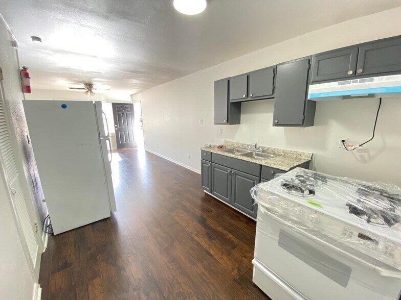 More Photos Of 5408 Market St, Houston Apartments For Sale