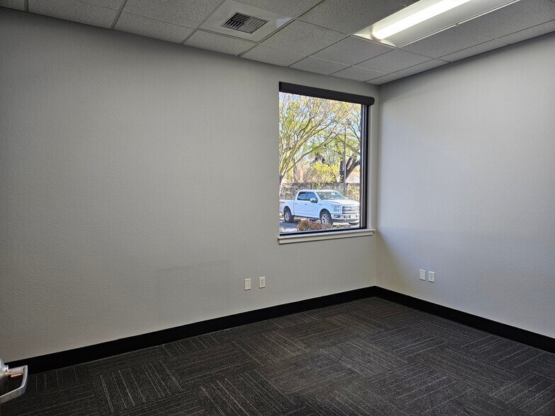 More Photos Of 1165 Scenic Dr, Modesto Office For Lease