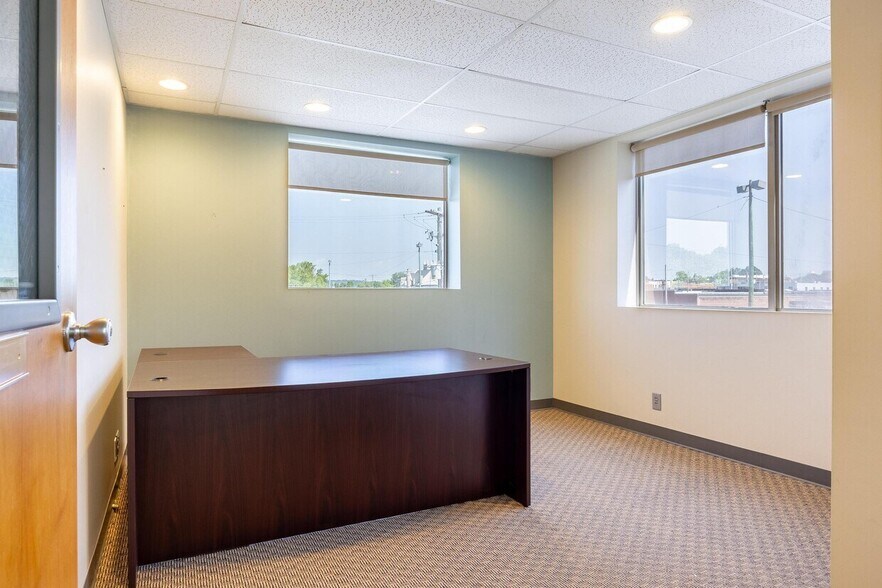 More Photos Of 240 Edwards St, Cleveland Office For Sale