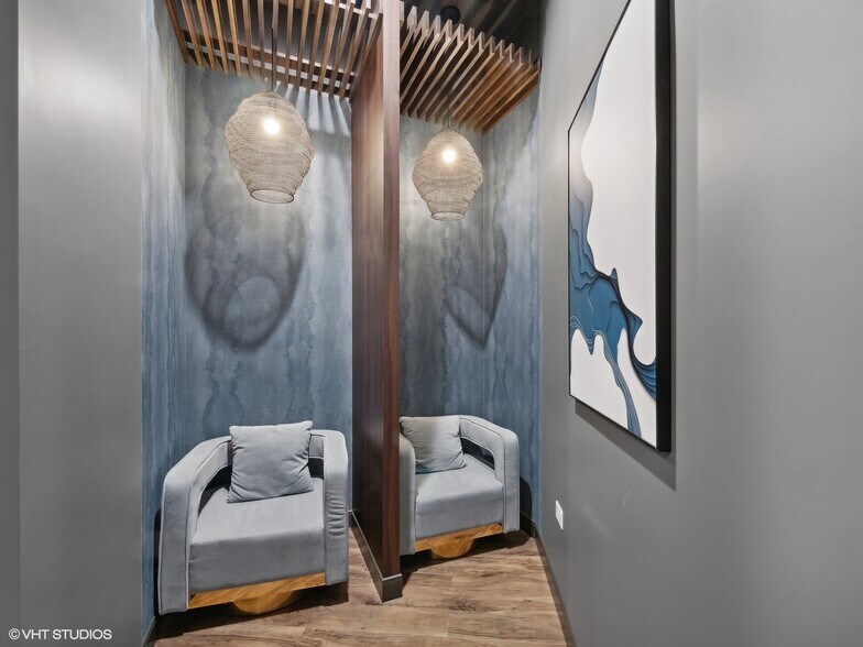 More Photos Of 3916 N Broadway St, Chicago Storefront Retail Office For Sale