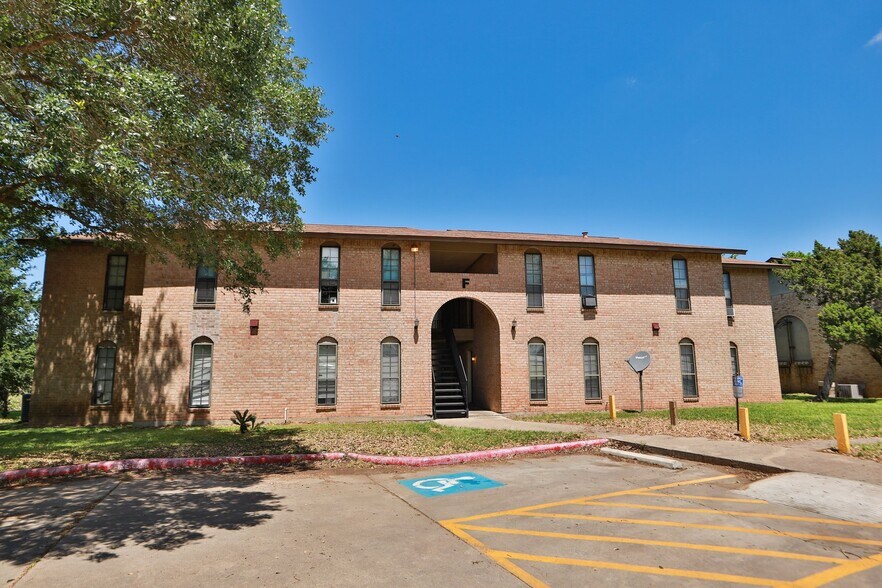 More Photos Of 2910 Old Lane City Rd, Wharton Apartments For Sale