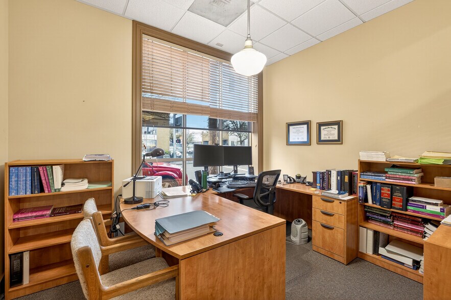 More Photos Of 700 E 1st St, Newberg Storefront Retail Residential For Sale